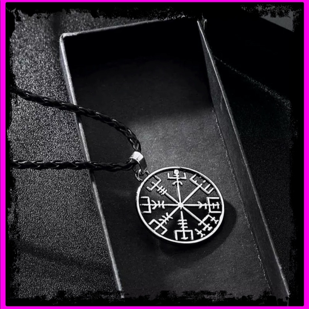 ❌SOLD❌ Viking Odin Rune Amulet Compass Necklace - Picture 1 of 13